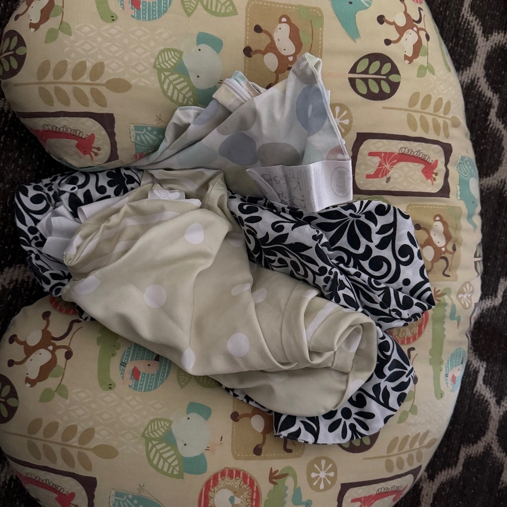 Boppy with 3 additional covers